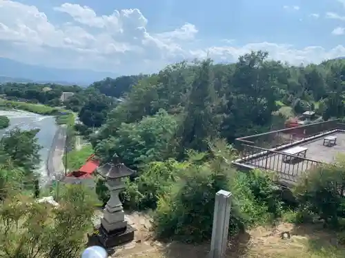 差出磯大嶽山神社 仕事と健康と厄よけの神さまの景色