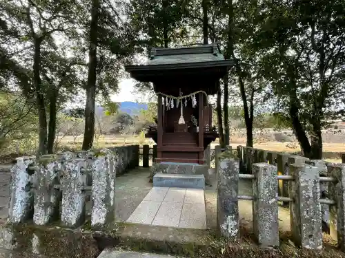 西寒多神社の{uncategorized: "未分類", other: "その他", undefined: "問題あり", building: "その他建物", grave: "お墓", sacred_gate: "鳥居", guardian: "狛犬", statue: "像", buddha: "仏像", history: "歴史", nature: "自然", garden: "庭園", animal: "動物", pagoda: "塔", temizu: "手水舎", mountain_gate: "山門・神門", sanctuary: "本殿・本堂", subordinate: "末社・摂社", art: "芸術", scenery: "景色", jizo: "地蔵", ema: "絵馬", goshuin: "御朱印", omikuji: "おみくじ", items: "授与品その他", amulet: "お守り", goshuincho: "御朱印帳", eats: "食事", festival: "お祭り", votive_dance: "神楽", shichigosan: "七五三参", wedding: "結婚式", experience: "体験その他", initially: "初詣", around: "周辺", anti_infection: "感染症対策"}