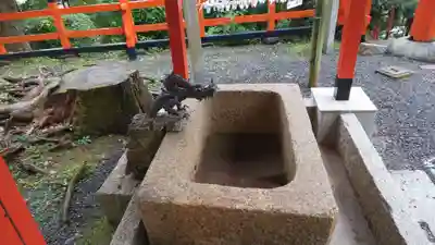 櫟谷宗像神社(松尾大社摂社)の手水舎