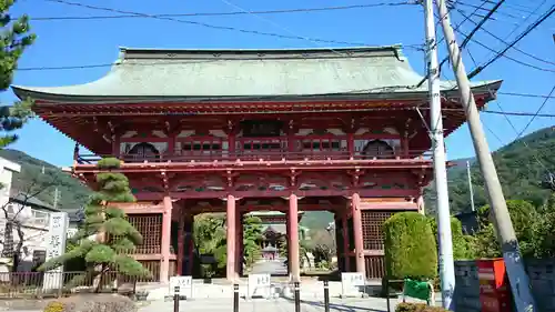 甲斐善光寺の山門