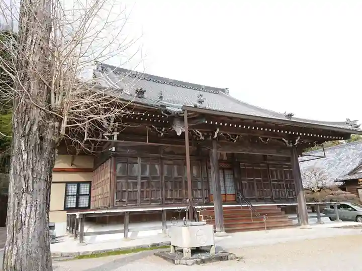 長光寺の本殿・本堂