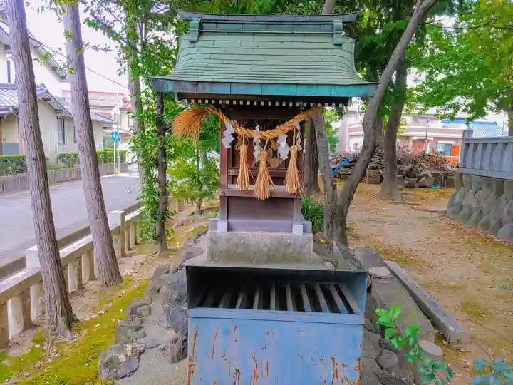 神明社(下津本郷)の末社・摂社