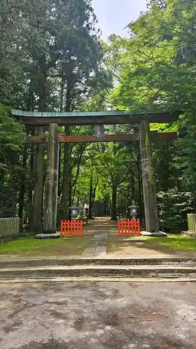 小御門神社の{uncategorized: "未分類", other: "その他", undefined: "問題あり", building: "その他建物", grave: "お墓", sacred_gate: "鳥居", guardian: "狛犬", statue: "像", buddha: "仏像", history: "歴史", nature: "自然", garden: "庭園", animal: "動物", pagoda: "塔", temizu: "手水舎", mountain_gate: "山門・神門", sanctuary: "本殿・本堂", subordinate: "末社・摂社", art: "芸術", scenery: "景色", jizo: "地蔵", ema: "絵馬", goshuin: "御朱印", omikuji: "おみくじ", items: "授与品その他", amulet: "お守り", goshuincho: "御朱印帳", eats: "食事", festival: "お祭り", votive_dance: "神楽", shichigosan: "七五三参", wedding: "結婚式", experience: "体験その他", initially: "初詣", around: "周辺", anti_infection: "感染症対策"}