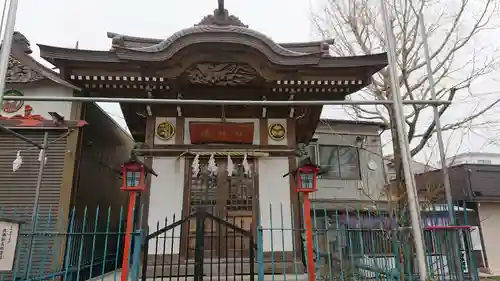 塚越稲荷神社の本殿