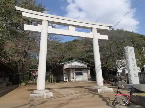 茂侶神社(三輪茂侶神社)の鳥居