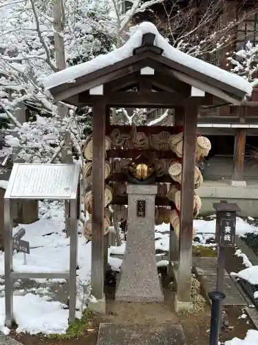 行田八幡神社の{uncategorized: "未分類", other: "その他", undefined: "問題あり", building: "その他建物", grave: "お墓", sacred_gate: "鳥居", guardian: "狛犬", statue: "像", buddha: "仏像", history: "歴史", nature: "自然", garden: "庭園", animal: "動物", pagoda: "塔", temizu: "手水舎", mountain_gate: "山門・神門", sanctuary: "本殿・本堂", subordinate: "末社・摂社", art: "芸術", scenery: "景色", jizo: "地蔵", ema: "絵馬", goshuin: "御朱印", omikuji: "おみくじ", items: "授与品その他", amulet: "お守り", goshuincho: "御朱印帳", eats: "食事", festival: "お祭り", votive_dance: "神楽", shichigosan: "七五三参", wedding: "結婚式", experience: "体験その他", initially: "初詣", around: "周辺", anti_infection: "感染症対策"}