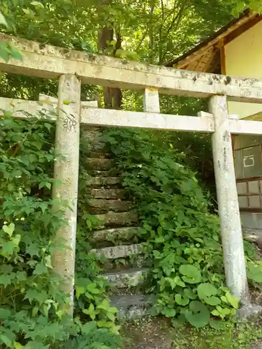 白瀧堂(滝不動尊)(岩手県)