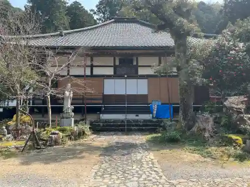 東光寺の{uncategorized: "未分類", other: "その他", undefined: "問題あり", building: "その他建物", grave: "お墓", sacred_gate: "鳥居", guardian: "狛犬", statue: "像", buddha: "仏像", history: "歴史", nature: "自然", garden: "庭園", animal: "動物", pagoda: "塔", temizu: "手水舎", mountain_gate: "山門・神門", sanctuary: "本殿・本堂", subordinate: "末社・摂社", art: "芸術", scenery: "景色", jizo: "地蔵", ema: "絵馬", goshuin: "御朱印", omikuji: "おみくじ", items: "授与品その他", amulet: "お守り", goshuincho: "御朱印帳", eats: "食事", festival: "お祭り", votive_dance: "神楽", shichigosan: "七五三参", wedding: "結婚式", experience: "体験その他", initially: "初詣", around: "周辺", anti_infection: "感染症対策"}