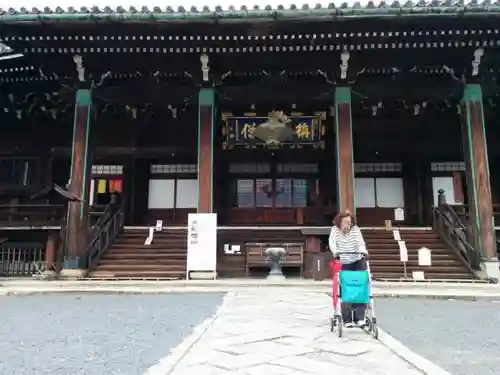 清凉寺の本殿