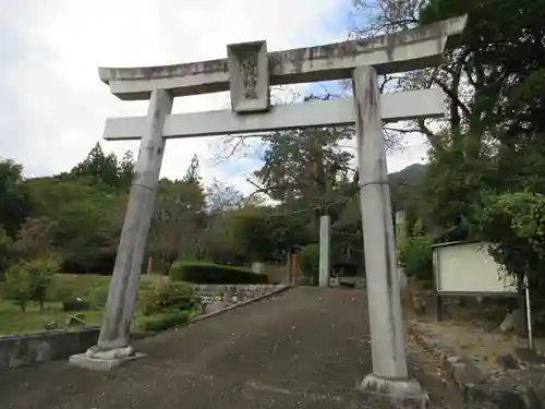 苗敷山 穂見神社 里宮(山梨県)