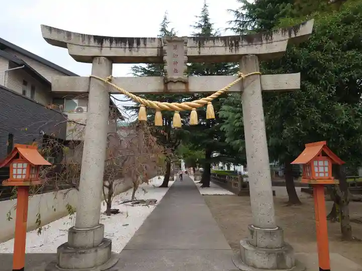 草加神社の鳥居