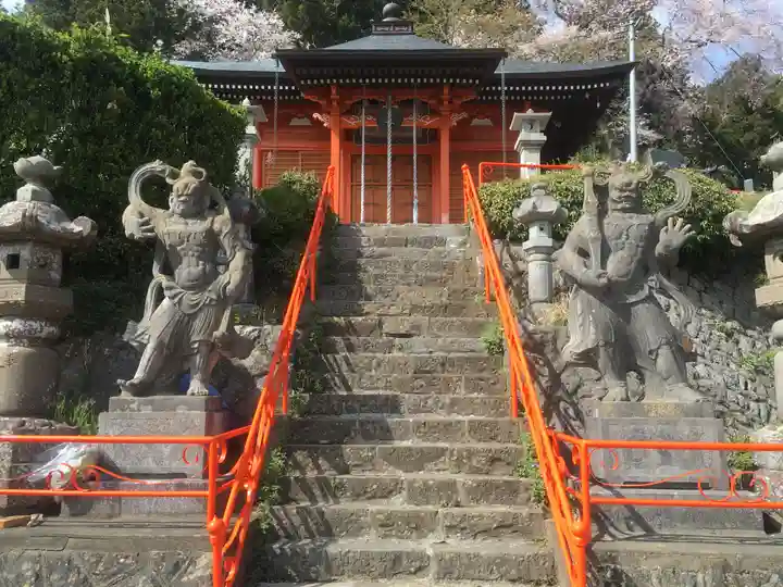観音寺の像
