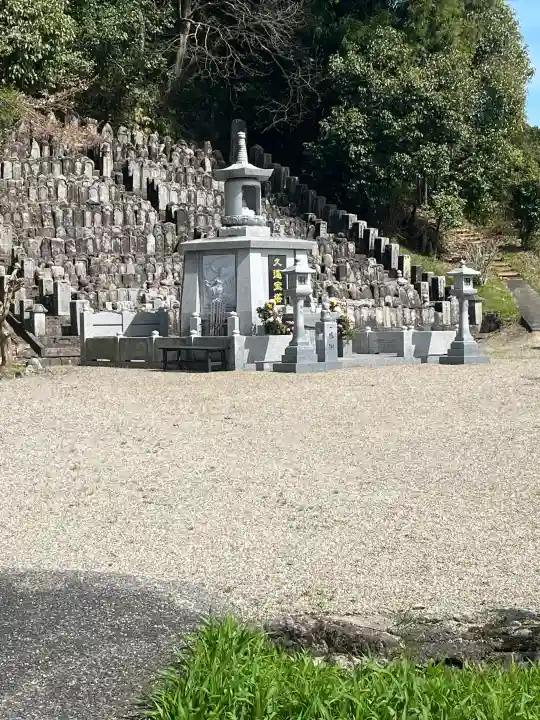 常福寺の{uncategorized: "未分類", other: "その他", undefined: "問題あり", building: "その他建物", grave: "お墓", sacred_gate: "鳥居", guardian: "狛犬", statue: "像", buddha: "仏像", history: "歴史", nature: "自然", garden: "庭園", animal: "動物", pagoda: "塔", temizu: "手水舎", mountain_gate: "山門・神門", sanctuary: "本殿・本堂", subordinate: "末社・摂社", art: "芸術", scenery: "景色", jizo: "地蔵", ema: "絵馬", goshuin: "御朱印", omikuji: "おみくじ", items: "授与品その他", amulet: "お守り", goshuincho: "御朱印帳", eats: "食事", festival: "お祭り", votive_dance: "神楽", shichigosan: "七五三参", wedding: "結婚式", experience: "体験その他", initially: "初詣", around: "周辺", anti_infection: "感染症対策"}