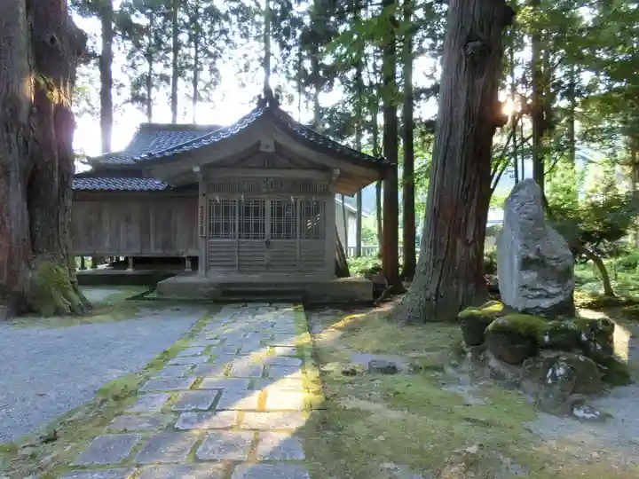 雄山神社中宮祈願殿(富山県)