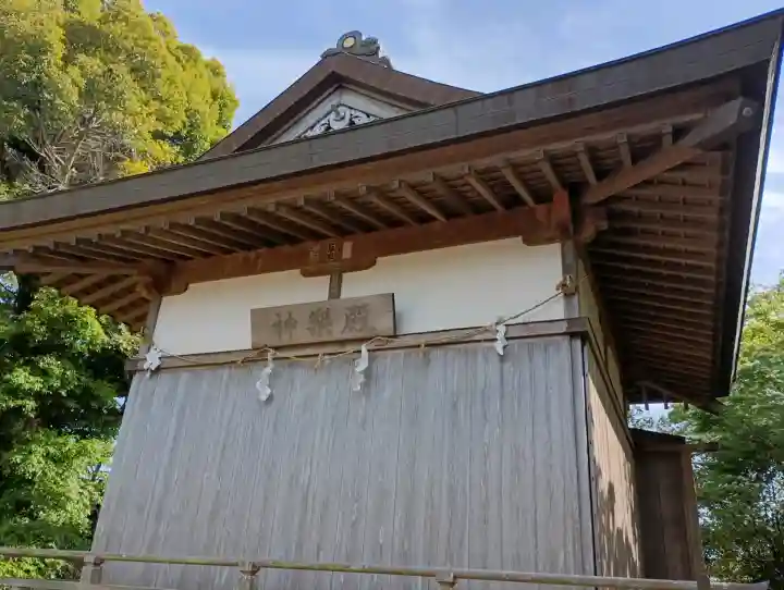 白幡八幡神社の{uncategorized: "未分類", other: "その他", undefined: "問題あり", building: "その他建物", grave: "お墓", sacred_gate: "鳥居", guardian: "狛犬", statue: "像", buddha: "仏像", history: "歴史", nature: "自然", garden: "庭園", animal: "動物", pagoda: "塔", temizu: "手水舎", mountain_gate: "山門・神門", sanctuary: "本殿・本堂", subordinate: "末社・摂社", art: "芸術", scenery: "景色", jizo: "地蔵", ema: "絵馬", goshuin: "御朱印", omikuji: "おみくじ", items: "授与品その他", amulet: "お守り", goshuincho: "御朱印帳", eats: "食事", festival: "お祭り", votive_dance: "神楽", shichigosan: "七五三参", wedding: "結婚式", experience: "体験その他", initially: "初詣", around: "周辺", anti_infection: "感染症対策"}