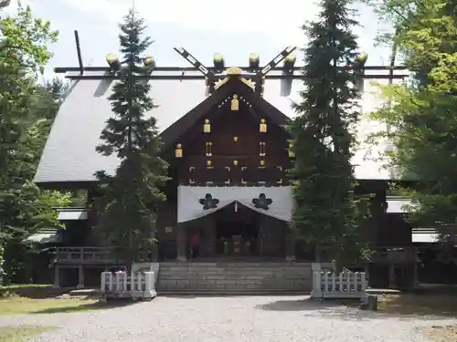 上川神社の本殿