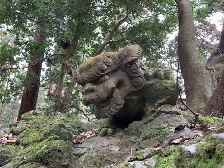 御嶽神社の狛犬