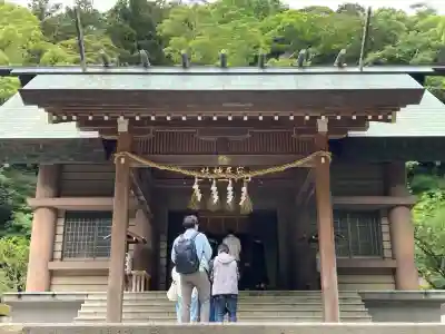 安房神社の{uncategorized: "未分類", other: "その他", undefined: "問題あり", building: "その他建物", grave: "お墓", sacred_gate: "鳥居", guardian: "狛犬", statue: "像", buddha: "仏像", history: "歴史", nature: "自然", garden: "庭園", animal: "動物", pagoda: "塔", temizu: "手水舎", mountain_gate: "山門・神門", sanctuary: "本殿・本堂", subordinate: "末社・摂社", art: "芸術", scenery: "景色", jizo: "地蔵", ema: "絵馬", goshuin: "御朱印", omikuji: "おみくじ", items: "授与品その他", amulet: "お守り", goshuincho: "御朱印帳", eats: "食事", festival: "お祭り", votive_dance: "神楽", shichigosan: "七五三参", wedding: "結婚式", experience: "体験その他", initially: "初詣", around: "周辺", anti_infection: "感染症対策"}