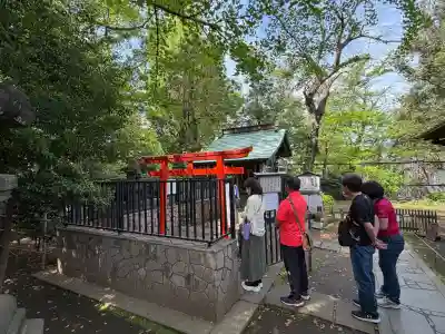 栄誉権現社の{uncategorized: "未分類", other: "その他", undefined: "問題あり", building: "その他建物", grave: "お墓", sacred_gate: "鳥居", guardian: "狛犬", statue: "像", buddha: "仏像", history: "歴史", nature: "自然", garden: "庭園", animal: "動物", pagoda: "塔", temizu: "手水舎", mountain_gate: "山門・神門", sanctuary: "本殿・本堂", subordinate: "末社・摂社", art: "芸術", scenery: "景色", jizo: "地蔵", ema: "絵馬", goshuin: "御朱印", omikuji: "おみくじ", items: "授与品その他", amulet: "お守り", goshuincho: "御朱印帳", eats: "食事", festival: "お祭り", votive_dance: "神楽", shichigosan: "七五三参", wedding: "結婚式", experience: "体験その他", initially: "初詣", around: "周辺", anti_infection: "感染症対策"}