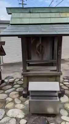 弘法大師堂（高橋集会場南）の末社・摂社