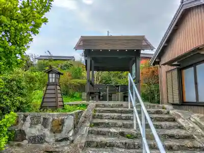 与市山薬師堂跡（真古酌薬師水）のその他建物