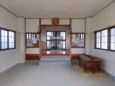 白山社の本殿・本堂