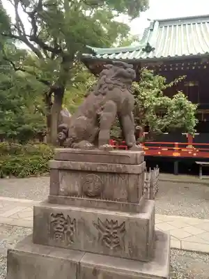 根津神社の狛犬