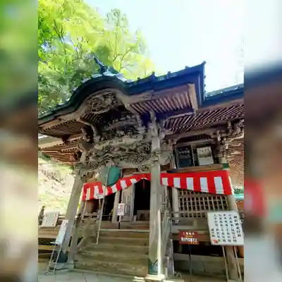 岩角山 岩角寺の本殿・本堂