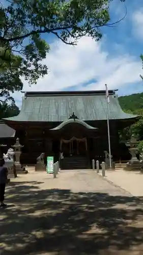 與止日女神社の本殿・本堂
