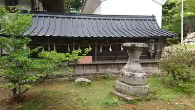 新海三社神社の末社・摂社