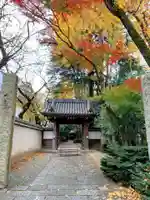 観音院の山門・神門