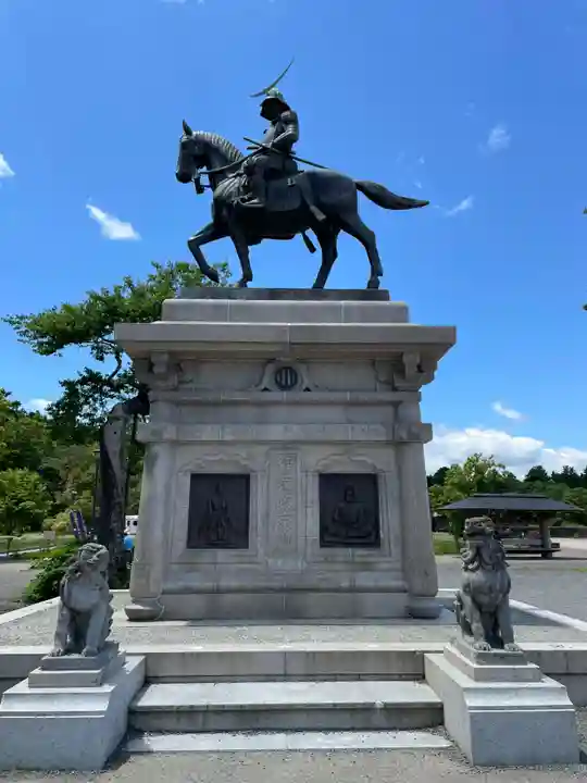宮城縣護國神社の像