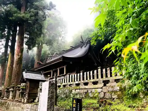 小国両神社の本殿・本堂