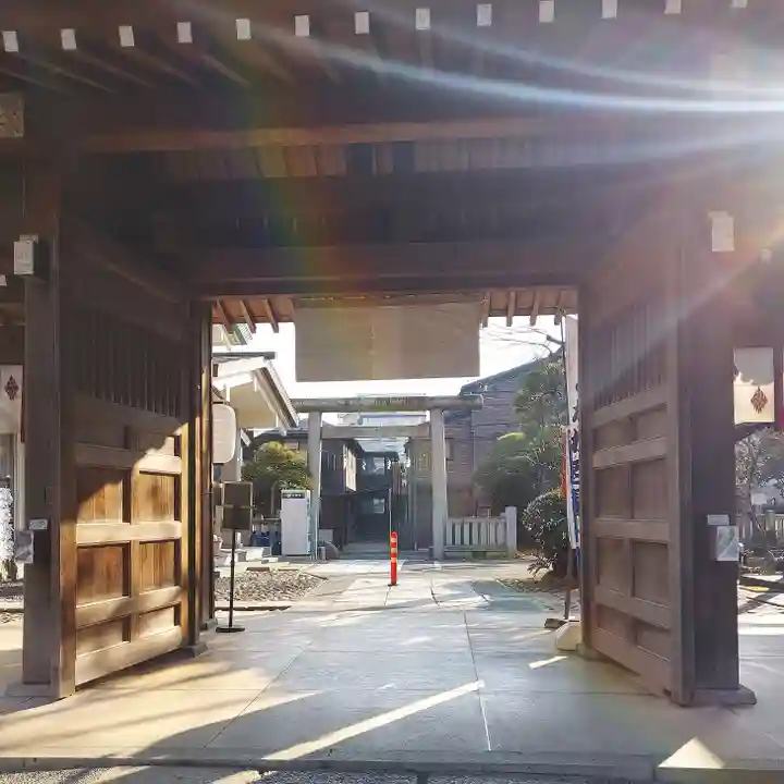 小岩神社の山門・神門
