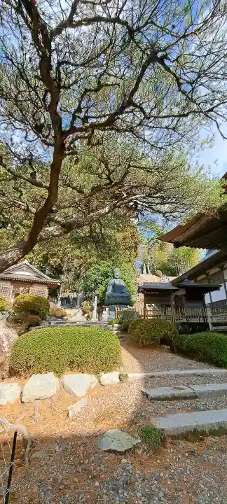 普門寺の{uncategorized: "未分類", other: "その他", undefined: "問題あり", building: "その他建物", grave: "お墓", sacred_gate: "鳥居", guardian: "狛犬", statue: "像", buddha: "仏像", history: "歴史", nature: "自然", garden: "庭園", animal: "動物", pagoda: "塔", temizu: "手水舎", mountain_gate: "山門・神門", sanctuary: "本殿・本堂", subordinate: "末社・摂社", art: "芸術", scenery: "景色", jizo: "地蔵", ema: "絵馬", goshuin: "御朱印", omikuji: "おみくじ", items: "授与品その他", amulet: "お守り", goshuincho: "御朱印帳", eats: "食事", festival: "お祭り", votive_dance: "神楽", shichigosan: "七五三参", wedding: "結婚式", experience: "体験その他", initially: "初詣", around: "周辺", anti_infection: "感染症対策"}