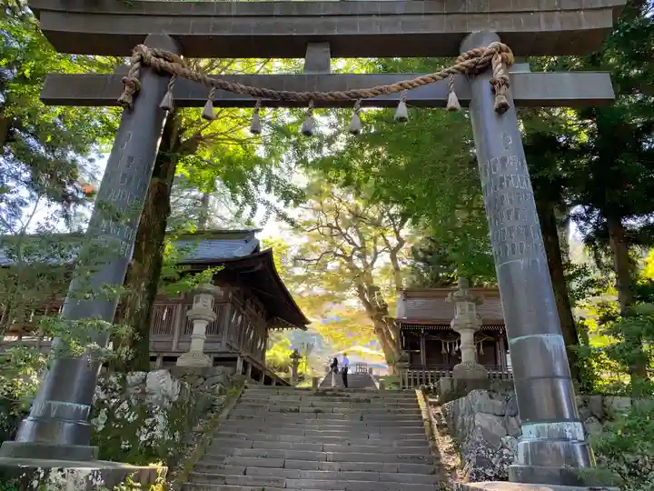 諏訪大社上社前宮の鳥居