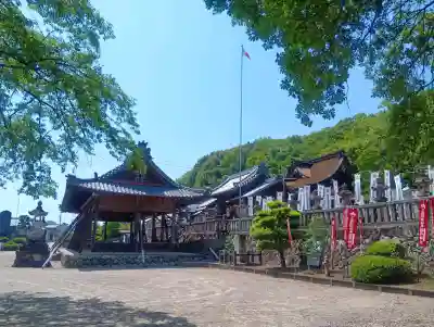 加佐美神社の{uncategorized: "未分類", other: "その他", undefined: "問題あり", building: "その他建物", grave: "お墓", sacred_gate: "鳥居", guardian: "狛犬", statue: "像", buddha: "仏像", history: "歴史", nature: "自然", garden: "庭園", animal: "動物", pagoda: "塔", temizu: "手水舎", mountain_gate: "山門・神門", sanctuary: "本殿・本堂", subordinate: "末社・摂社", art: "芸術", scenery: "景色", jizo: "地蔵", ema: "絵馬", goshuin: "御朱印", omikuji: "おみくじ", items: "授与品その他", amulet: "お守り", goshuincho: "御朱印帳", eats: "食事", festival: "お祭り", votive_dance: "神楽", shichigosan: "七五三参", wedding: "結婚式", experience: "体験その他", initially: "初詣", around: "周辺", anti_infection: "感染症対策"}