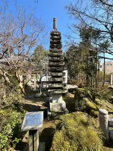 伊勢の国 四天王寺の{uncategorized: "未分類", other: "その他", undefined: "問題あり", building: "その他建物", grave: "お墓", sacred_gate: "鳥居", guardian: "狛犬", statue: "像", buddha: "仏像", history: "歴史", nature: "自然", garden: "庭園", animal: "動物", pagoda: "塔", temizu: "手水舎", mountain_gate: "山門・神門", sanctuary: "本殿・本堂", subordinate: "末社・摂社", art: "芸術", scenery: "景色", jizo: "地蔵", ema: "絵馬", goshuin: "御朱印", omikuji: "おみくじ", items: "授与品その他", amulet: "お守り", goshuincho: "御朱印帳", eats: "食事", festival: "お祭り", votive_dance: "神楽", shichigosan: "七五三参", wedding: "結婚式", experience: "体験その他", initially: "初詣", around: "周辺", anti_infection: "感染症対策"}