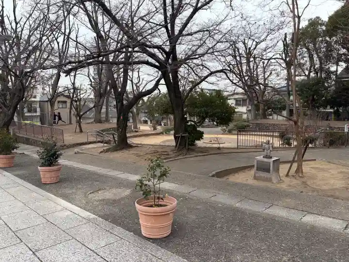 筒井八幡神社の{uncategorized: "未分類", other: "その他", undefined: "問題あり", building: "その他建物", grave: "お墓", sacred_gate: "鳥居", guardian: "狛犬", statue: "像", buddha: "仏像", history: "歴史", nature: "自然", garden: "庭園", animal: "動物", pagoda: "塔", temizu: "手水舎", mountain_gate: "山門・神門", sanctuary: "本殿・本堂", subordinate: "末社・摂社", art: "芸術", scenery: "景色", jizo: "地蔵", ema: "絵馬", goshuin: "御朱印", omikuji: "おみくじ", items: "授与品その他", amulet: "お守り", goshuincho: "御朱印帳", eats: "食事", festival: "お祭り", votive_dance: "神楽", shichigosan: "七五三参", wedding: "結婚式", experience: "体験その他", initially: "初詣", around: "周辺", anti_infection: "感染症対策"}