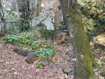 蓮光院の{uncategorized: "未分類", other: "その他", undefined: "問題あり", building: "その他建物", grave: "お墓", sacred_gate: "鳥居", guardian: "狛犬", statue: "像", buddha: "仏像", history: "歴史", nature: "自然", garden: "庭園", animal: "動物", pagoda: "塔", temizu: "手水舎", mountain_gate: "山門・神門", sanctuary: "本殿・本堂", subordinate: "末社・摂社", art: "芸術", scenery: "景色", jizo: "地蔵", ema: "絵馬", goshuin: "御朱印", omikuji: "おみくじ", items: "授与品その他", amulet: "お守り", goshuincho: "御朱印帳", eats: "食事", festival: "お祭り", votive_dance: "神楽", shichigosan: "七五三参", wedding: "結婚式", experience: "体験その他", initially: "初詣", around: "周辺", anti_infection: "感染症対策"}