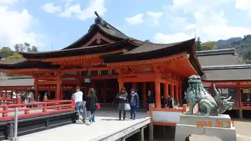 厳島神社の本殿