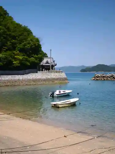 龍神社の{uncategorized: "未分類", other: "その他", undefined: "問題あり", building: "その他建物", grave: "お墓", sacred_gate: "鳥居", guardian: "狛犬", statue: "像", buddha: "仏像", history: "歴史", nature: "自然", garden: "庭園", animal: "動物", pagoda: "塔", temizu: "手水舎", mountain_gate: "山門・神門", sanctuary: "本殿・本堂", subordinate: "末社・摂社", art: "芸術", scenery: "景色", jizo: "地蔵", ema: "絵馬", goshuin: "御朱印", omikuji: "おみくじ", items: "授与品その他", amulet: "お守り", goshuincho: "御朱印帳", eats: "食事", festival: "お祭り", votive_dance: "神楽", shichigosan: "七五三参", wedding: "結婚式", experience: "体験その他", initially: "初詣", around: "周辺", anti_infection: "感染症対策"}