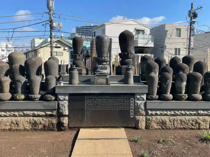 瑞円寺の{uncategorized: "未分類", other: "その他", undefined: "問題あり", building: "その他建物", grave: "お墓", sacred_gate: "鳥居", guardian: "狛犬", statue: "像", buddha: "仏像", history: "歴史", nature: "自然", garden: "庭園", animal: "動物", pagoda: "塔", temizu: "手水舎", mountain_gate: "山門・神門", sanctuary: "本殿・本堂", subordinate: "末社・摂社", art: "芸術", scenery: "景色", jizo: "地蔵", ema: "絵馬", goshuin: "御朱印", omikuji: "おみくじ", items: "授与品その他", amulet: "お守り", goshuincho: "御朱印帳", eats: "食事", festival: "お祭り", votive_dance: "神楽", shichigosan: "七五三参", wedding: "結婚式", experience: "体験その他", initially: "初詣", around: "周辺", anti_infection: "感染症対策"}