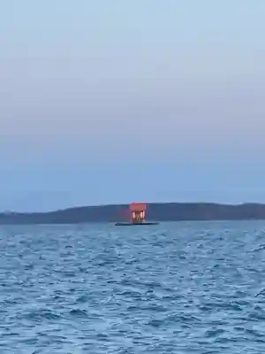 牡蠣島辨天神社(北海道)