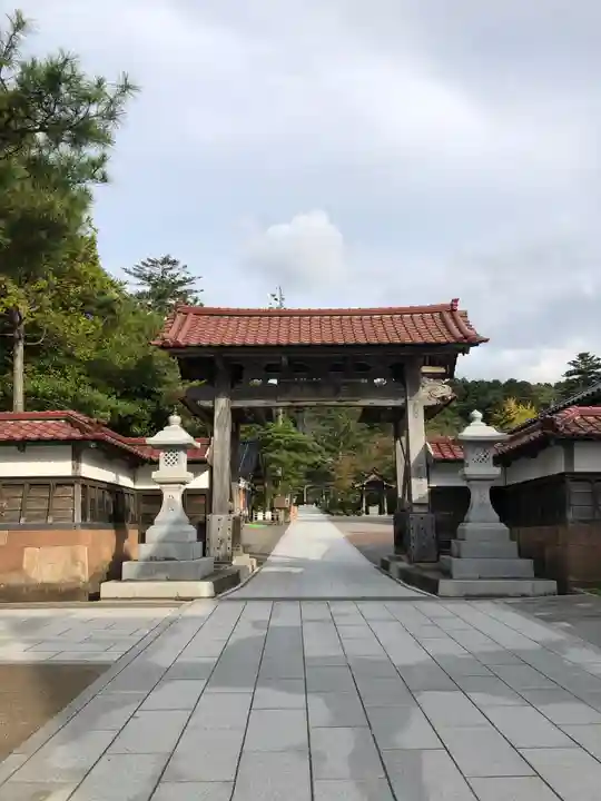 総持寺祖院の山門・神門
