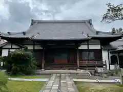 長母寺の本殿