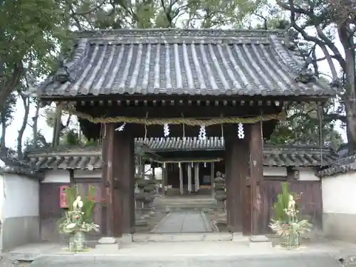 大歳神社の山門