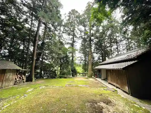 賀川神社の建物その他