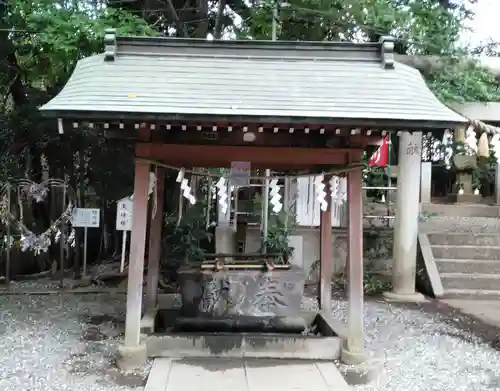座間神社の手水舎