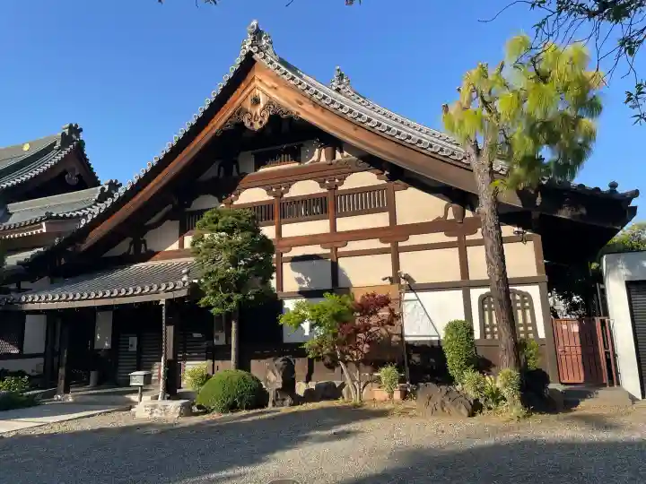 徳林寺の{uncategorized: "未分類", other: "その他", undefined: "問題あり", building: "その他建物", grave: "お墓", sacred_gate: "鳥居", guardian: "狛犬", statue: "像", buddha: "仏像", history: "歴史", nature: "自然", garden: "庭園", animal: "動物", pagoda: "塔", temizu: "手水舎", mountain_gate: "山門・神門", sanctuary: "本殿・本堂", subordinate: "末社・摂社", art: "芸術", scenery: "景色", jizo: "地蔵", ema: "絵馬", goshuin: "御朱印", omikuji: "おみくじ", items: "授与品その他", amulet: "お守り", goshuincho: "御朱印帳", eats: "食事", festival: "お祭り", votive_dance: "神楽", shichigosan: "七五三参", wedding: "結婚式", experience: "体験その他", initially: "初詣", around: "周辺", anti_infection: "感染症対策"}